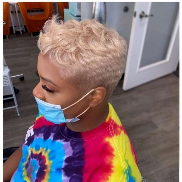 Wavy Short Cut African American Blonde