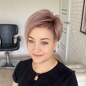 Front view picture of intriguing haircut