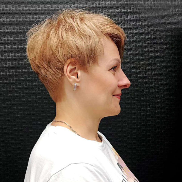 Short hairstyles for women aged 46 45646 (1)