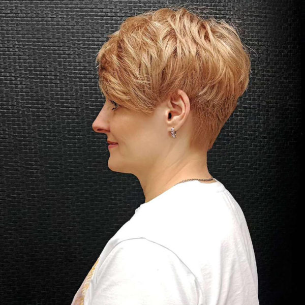 Short hairstyles for women aged 46 45646 (2)