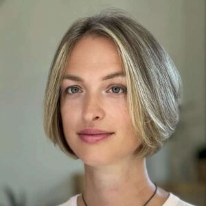 breezy bob cut hair women