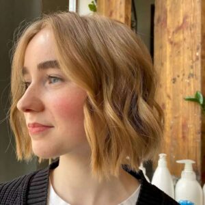 vibrant bob haircut for ladies